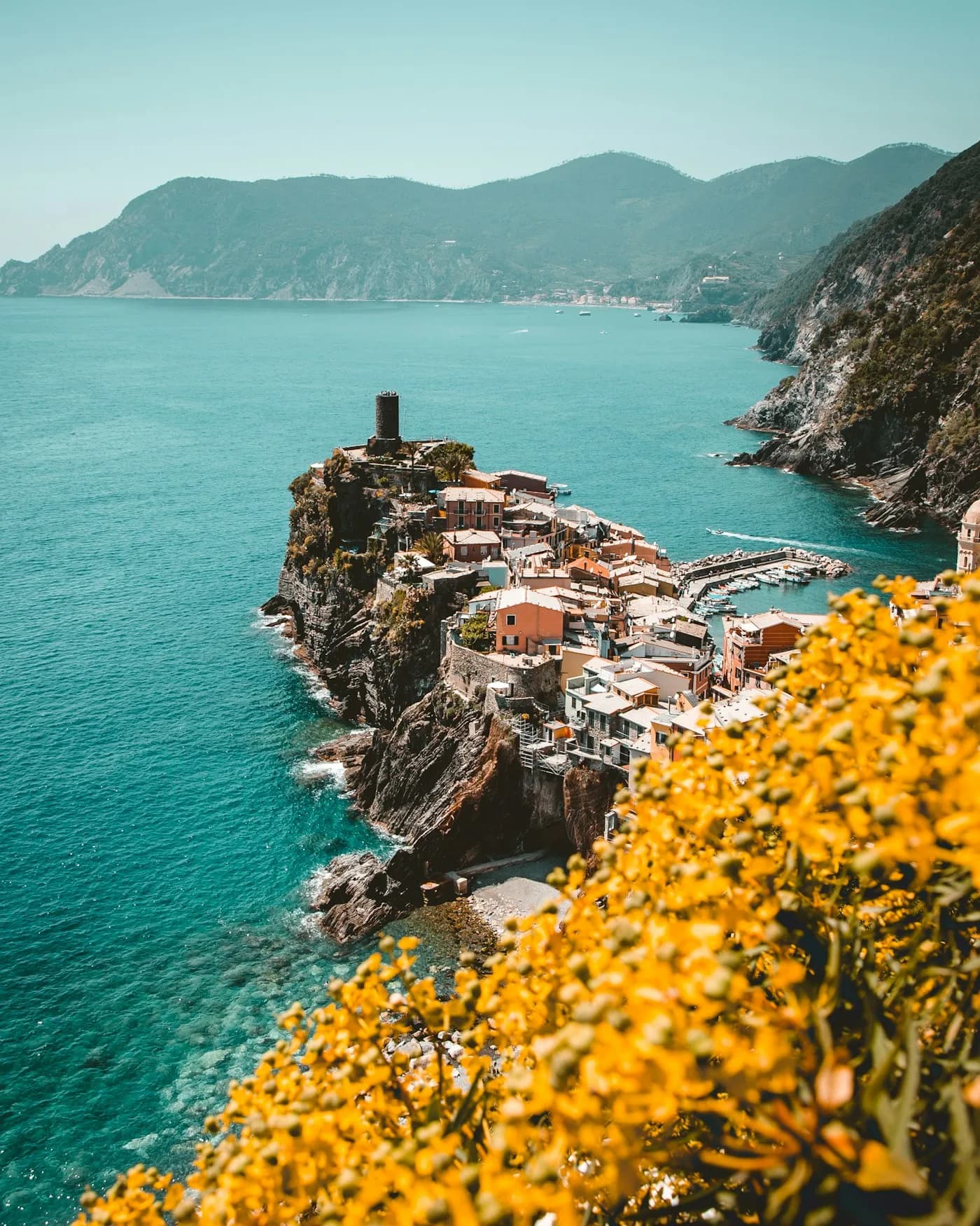 Bright Amalfi Coast cliffs and turquoise Mediterranean sea